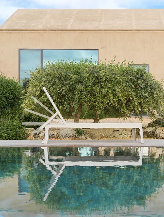 Fiberglass sunlounger  – Ghế hồ bơi cao cấp, bền đẹp cho khách sạn & resort