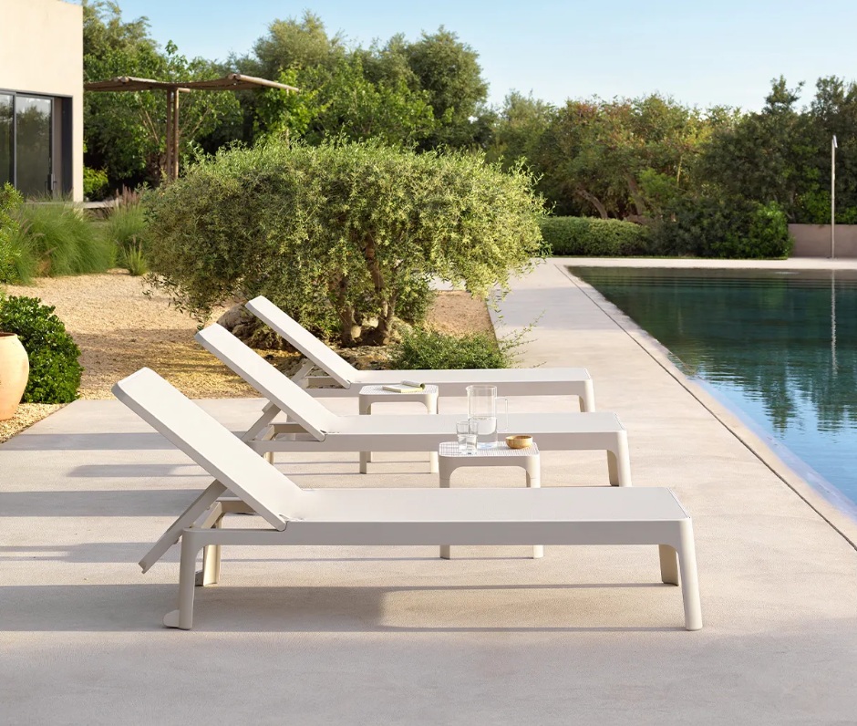 Ghế Tắm Nắng Hồ Bơi Fiberglass: Giải Pháp Cho Khách Sạn, Resort Và Dự Án Cao Cấp