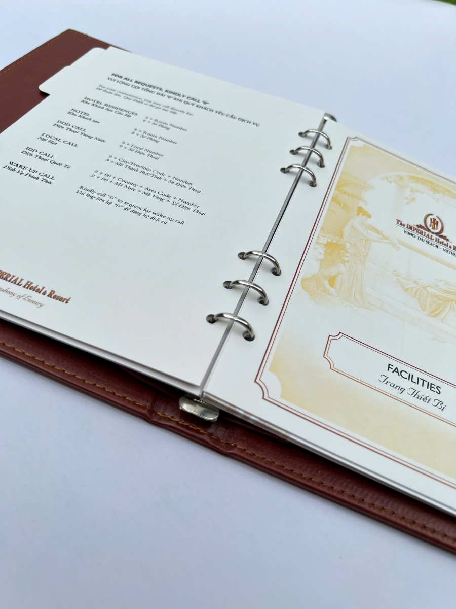 san-xuat-bia-thong-tin-khach-san-guest-directory-theo-yeu-cau