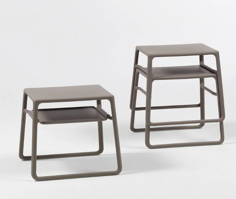 Bàn side table hồ bơi thiết kế xếp chồng giúp tiết kiệm không gian lưu trữ