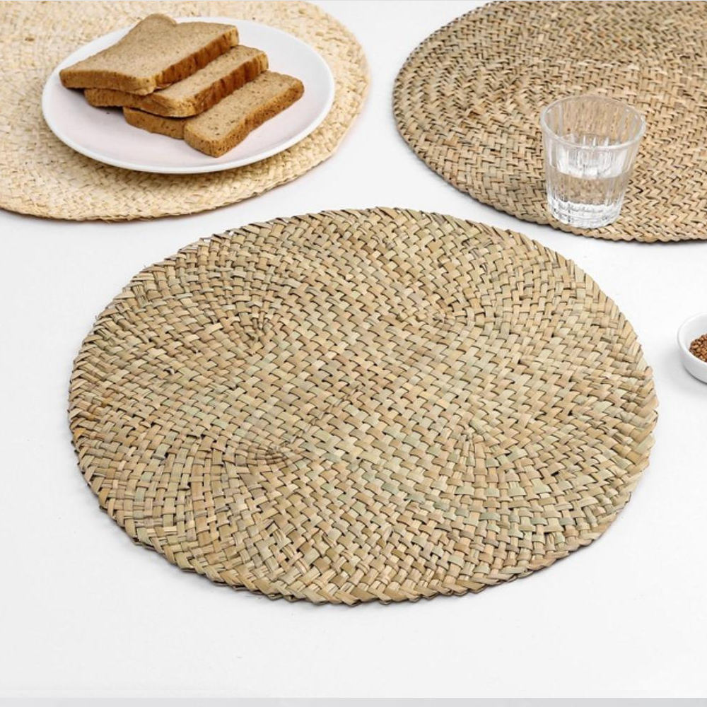 round-woven-seagrass-placemat-for-restaurant